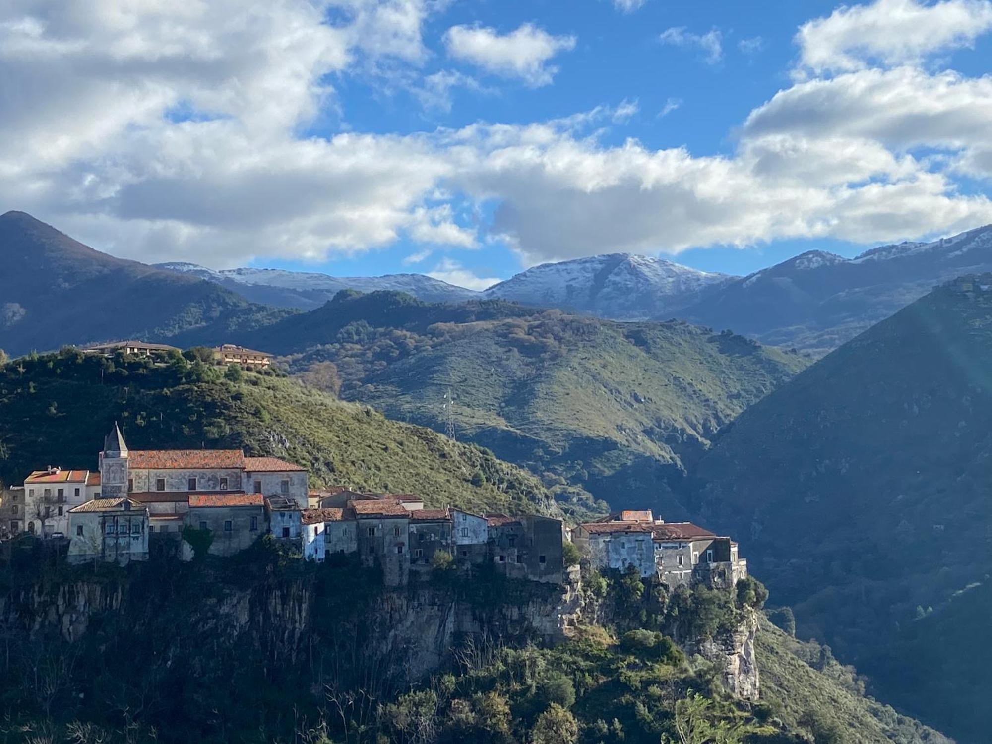 La Terrazza Nel Borgo Hotel Tortora Bagian luar foto